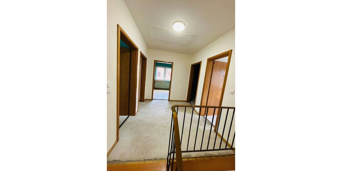 gepflegte Doppelhaushälfte mit großer Terrasse und schönem Garten - perfekt für eine größere Familie 7 zimmer