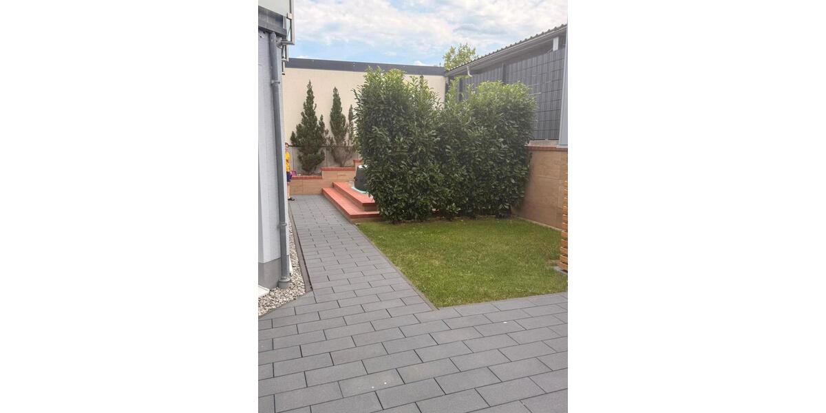 Reihenhaus Obertraubling - 7 Zimmer, 225 m&sup2;, 780.000&euro; | Angebot:27115188