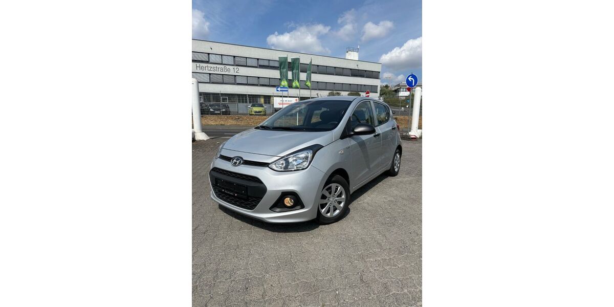 Hyundai i10 15.735 km 7.690 &euro; Würzburg 97076
