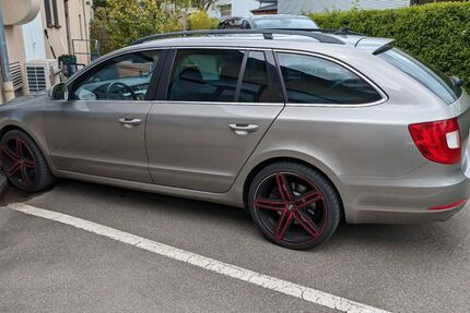 Skoda Superb 229.951 km 8.500 &euro; Reutlingen 72760