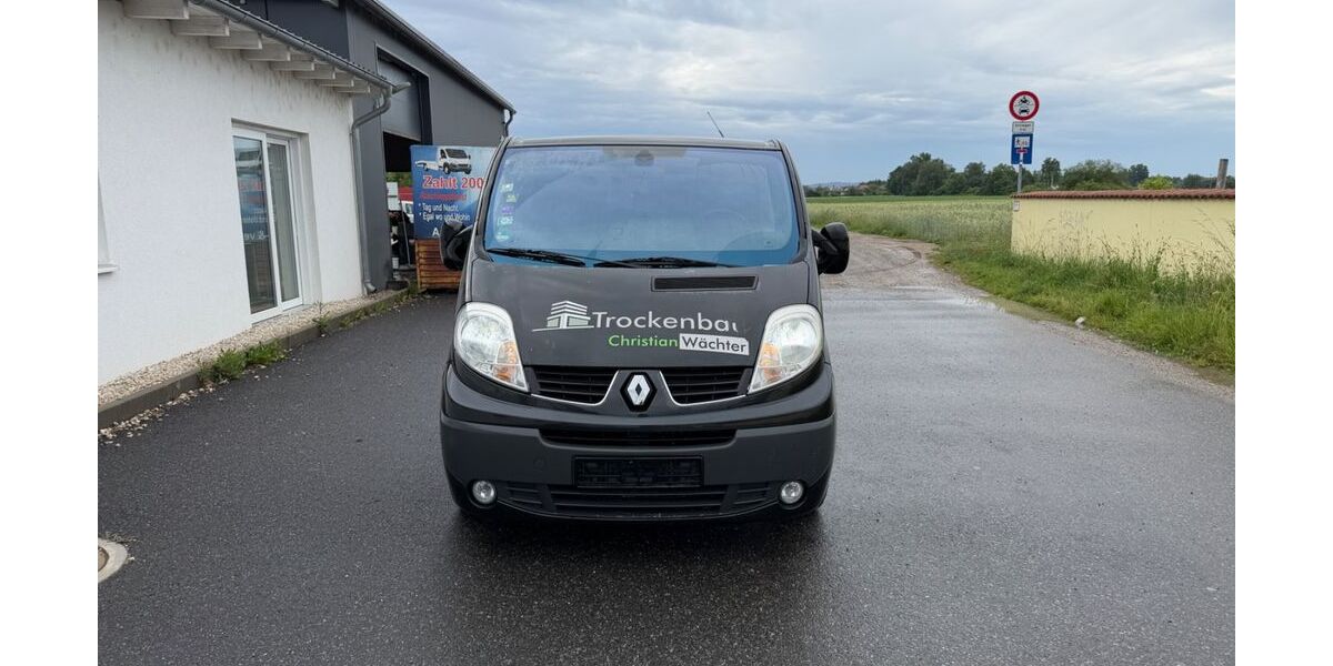 Renault Trafic 303.000 km 3.699 &euro; Schwandorf 92421