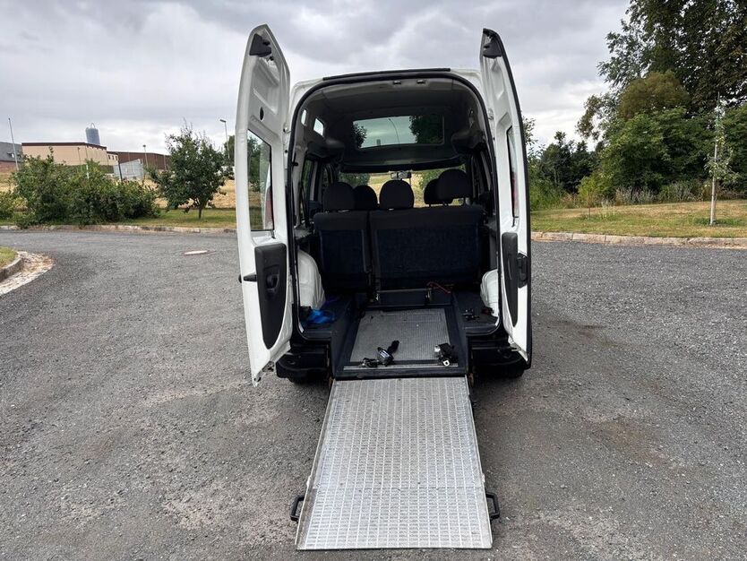 Fiat Doblo 228.000 km 2.890 € Schwarzenbach 95126
