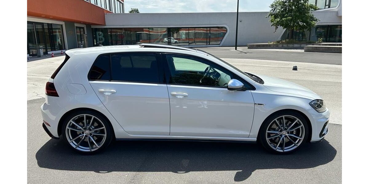 VW Golf 93.000 km 27.499 &euro; Ulm 89077