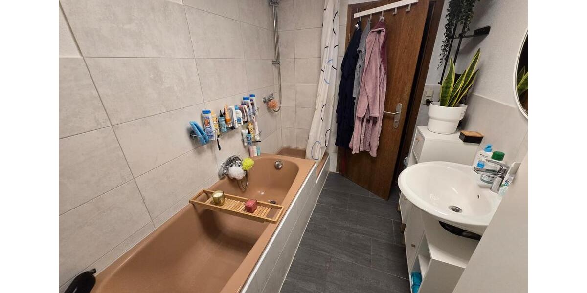 Etagenwohnung Hohenroth - 6 Zimmer, 120 m&sup2;, 700&euro; | Angebot:26402651