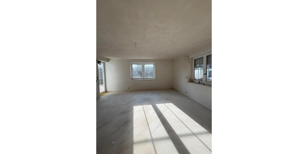 Erdgeschoßwohnung Nabburg - 3 Zimmer, 135 m&sup2;, 1.440&euro; | Angebot:25370217