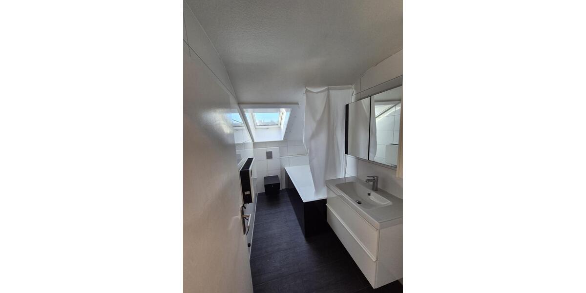 Dachgeschoßwohnung Stuttgart Zuffenhausen - 1 Zimmer, 42 m&sup2;, 920&euro; | Angebot:24952130