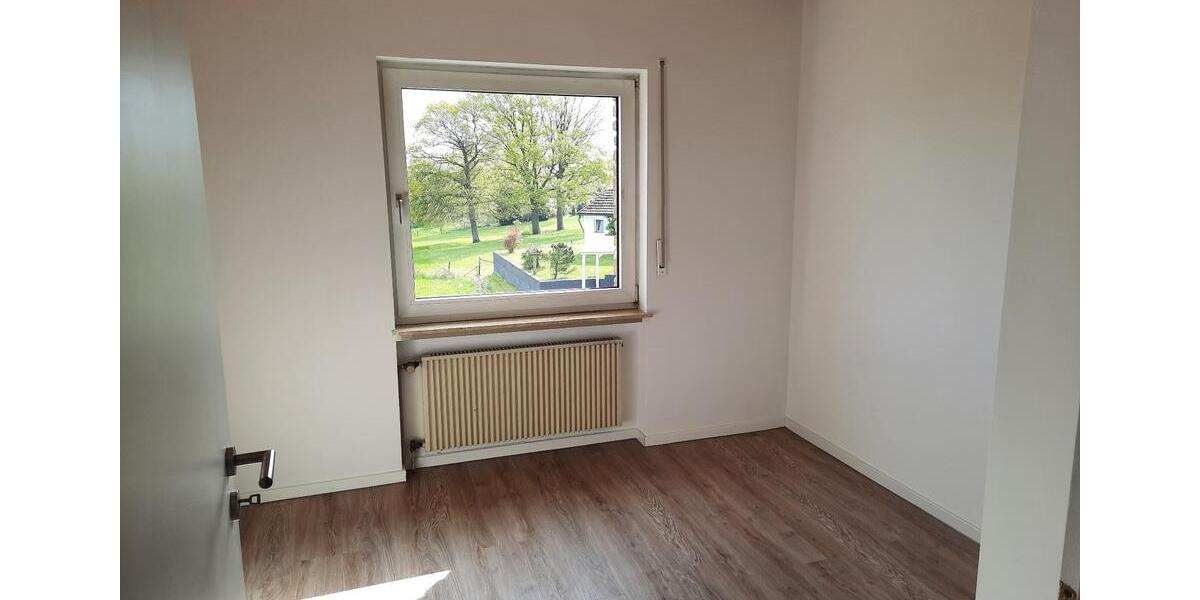 Doppelhaushälfte Windeck - 5 Zimmer, 135 m&sup2;, 1.050&euro; | Angebot:26340226