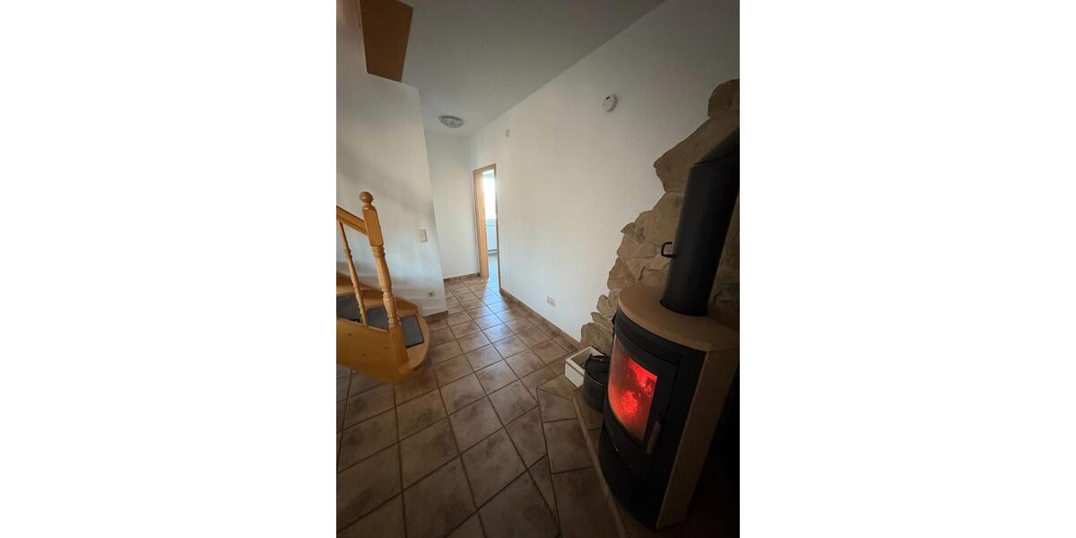 Einfamilienhaus Bad Salzungen - 8 Zimmer, 186 m&sup2;, 299.000&euro; | Angebot:25806627