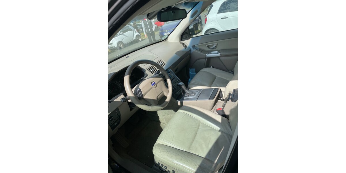 Volvo XC90 274.050 km 4.680 € Fürth 90744