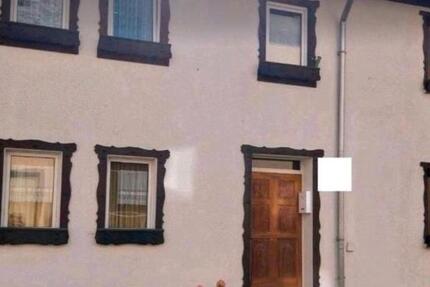 Haus Gemünden - 8 Zimmer, 180 m&sup2;, 1.450&euro; | Angebot:25408921