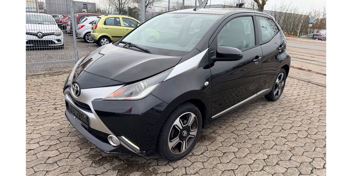 Toyota Aygo (X) 156.000 km 5.999 &euro; Buxtehude 21614