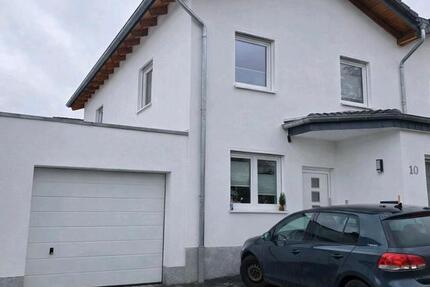 Haus Homberg (Efze) - 4 Zimmer, 130 m&sup2;, 310.000&euro; | Angebot:27022373