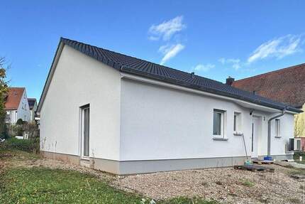 Neuwertiger Bungalow in Abenberg - Wärmepumpe, Fußbodenheizung, Ausbaupotenzial 4 zimmer