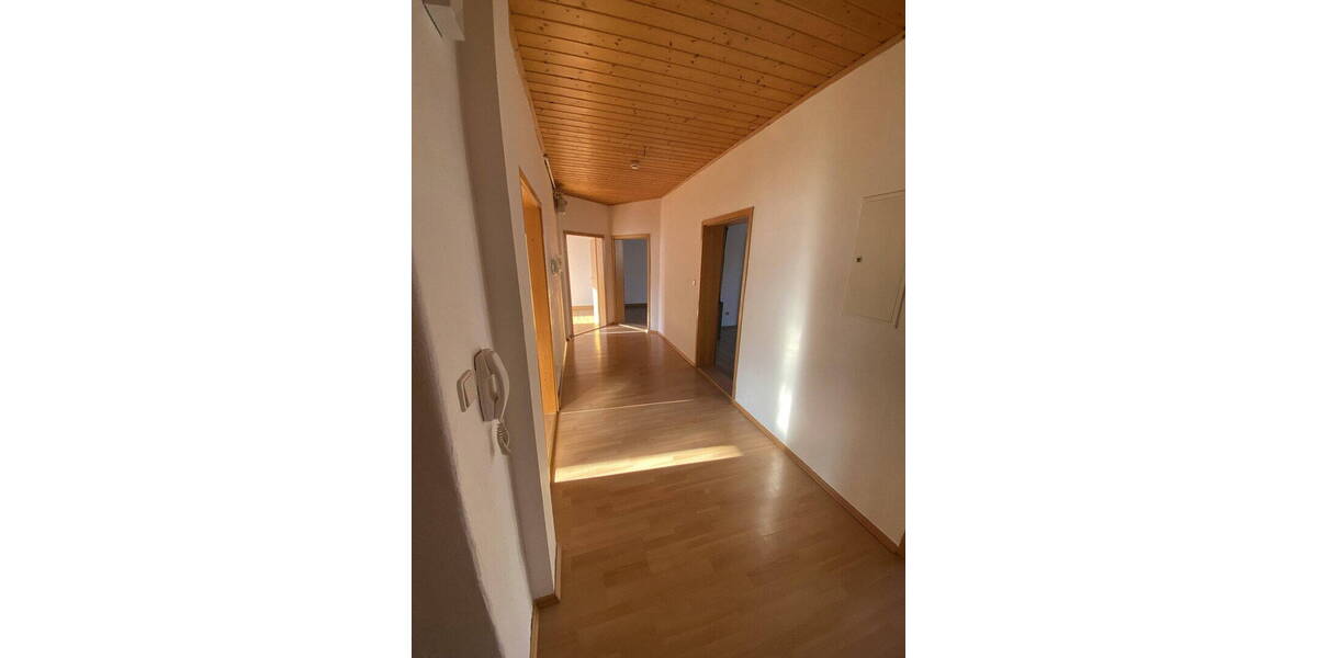 Etagenwohnung Hof Innenstadt - 4 Zimmer, 100 m&sup2;, 650&euro; | Angebot:26443410