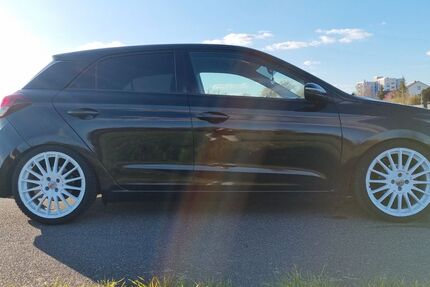 Hyundai i20 45.560 km 12.500 &euro; Rodgau 63110