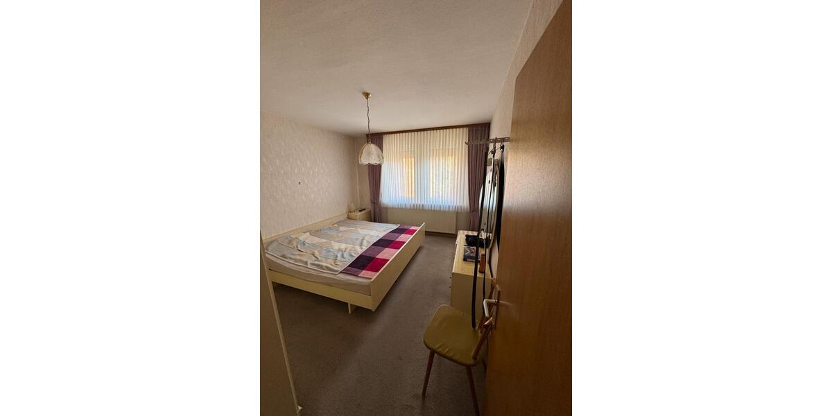 Doppelhaushälfte Sontra - 8 Zimmer, 173 m&sup2;, 110.000&euro; | Angebot:26357357