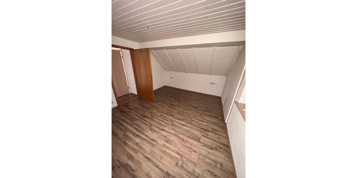 Dachgeschoßwohnung Korbach - 2.5 Zimmer, 490&euro; | Angebot:22009940
