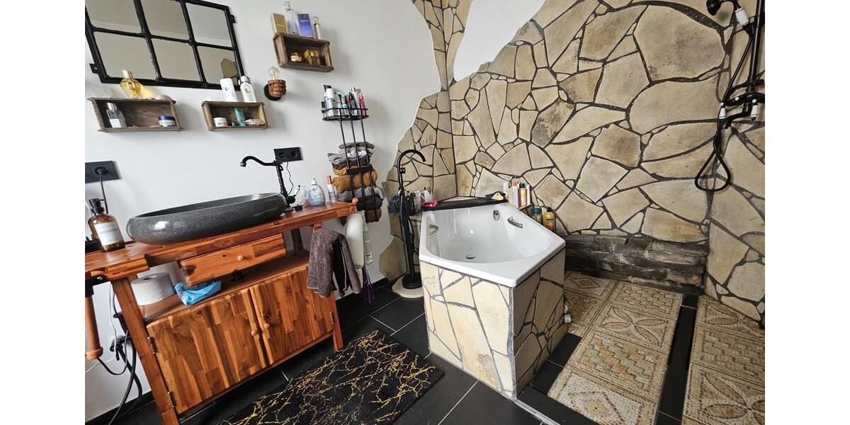 Mehrfamilienhaus, Wohnhaus Wilhelmshaven - 9 Zimmer, 240 m&sup2;, 420.000&euro; | Angebot:26522213