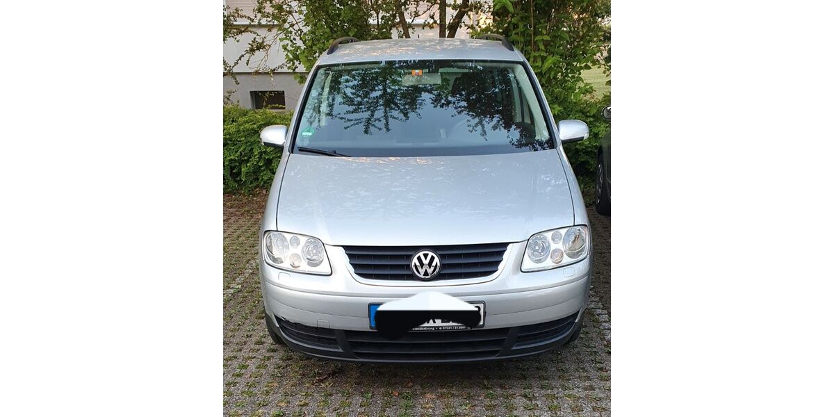 VW Touran 238.000 km 3.800 &euro; Gäufelden 71126