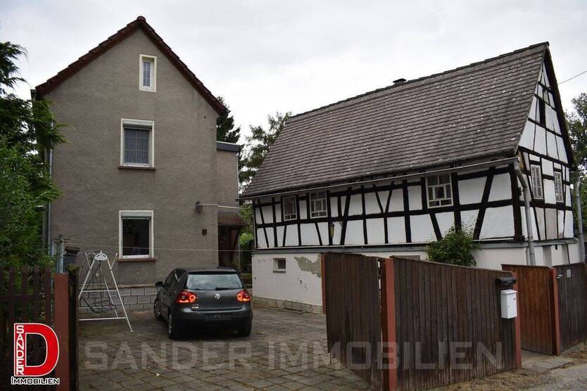 Einfamilienhaus mit historischem Nebengebäude in ruhiger Sackgassenlage