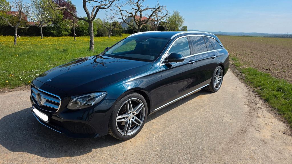 Mercedes-Benz 220 122.000 km 22.999 &euro; Neulingen 75245