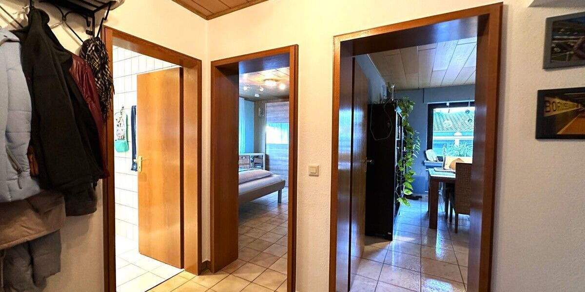 Etagenwohnung Königswinter Ittenbach - 2 Zimmer, 66 m&sup2;, 199.000&euro; | Angebot:25744921