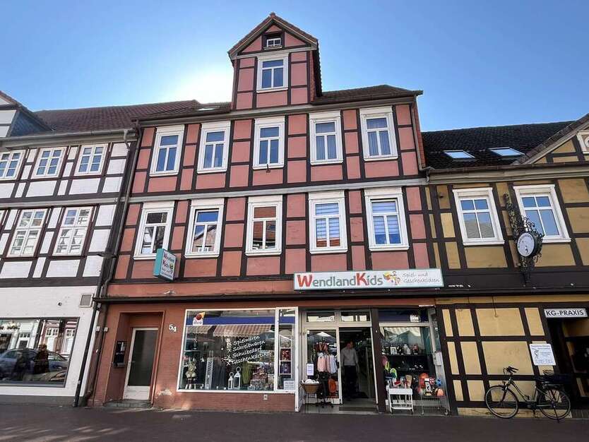 Einzelhandel in Lüchow (Wendland) 2.932,16 € 240 m²