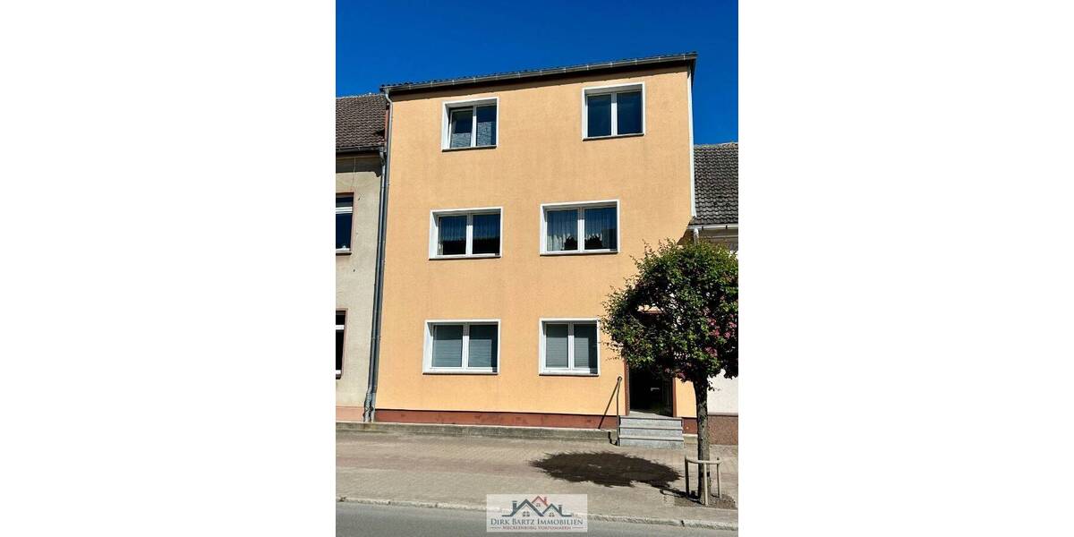 Mehrfamilienhaus, Wohnhaus Loitz - 9 Zimmer, 193 m&sup2;, 149.000&euro; | Angebot:26886351