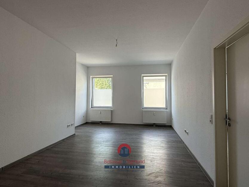 BARRIEREFREIE GROSSZÜGIGE ERDGESCHOSS-ZWEI-ZIMMER-WOHNUNG MIT ZWEI BÄDERN IN ZENTRUMSNÄHE IN DÜLKEN zimmer