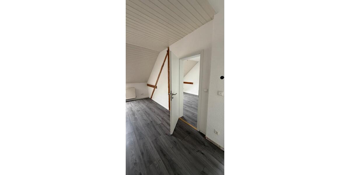 Dachgeschoßwohnung Riesa - 3 Zimmer, 70 m&sup2;, 480&euro; | Angebot:26657642