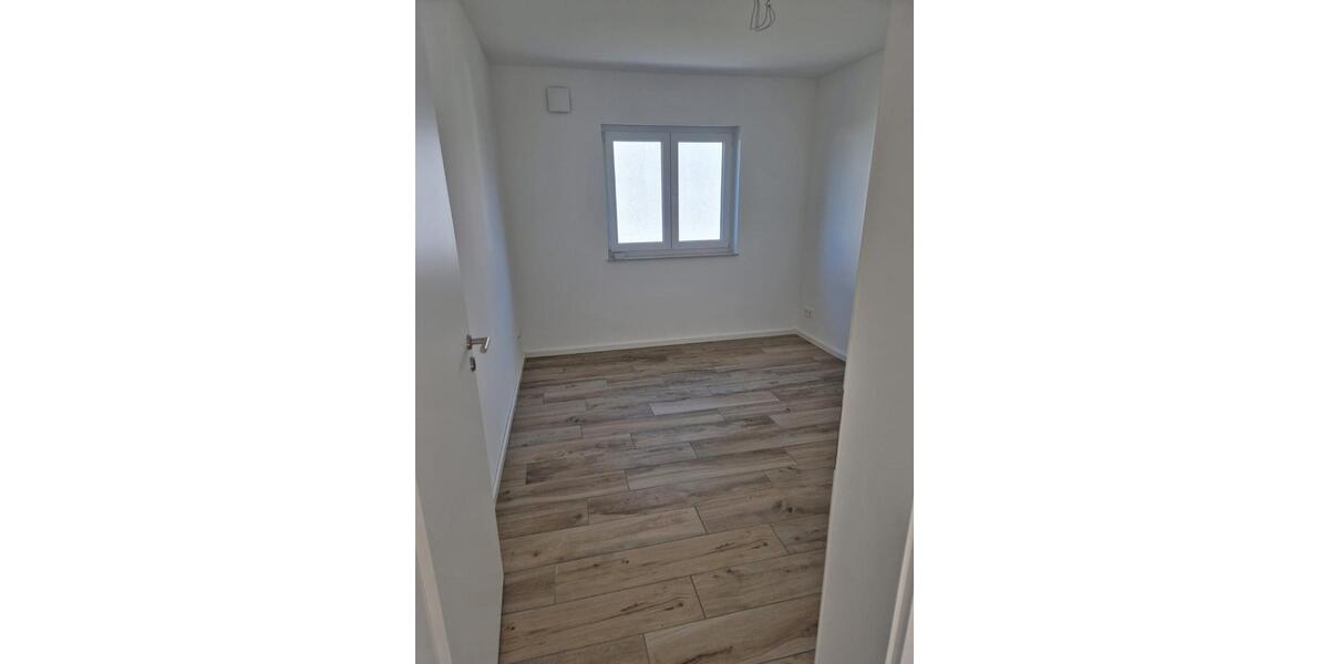 Etagenwohnung Magdeburg Ottersleben - 5 Zimmer, 135 m&sup2;, 1.800&euro; | Angebot:26071819