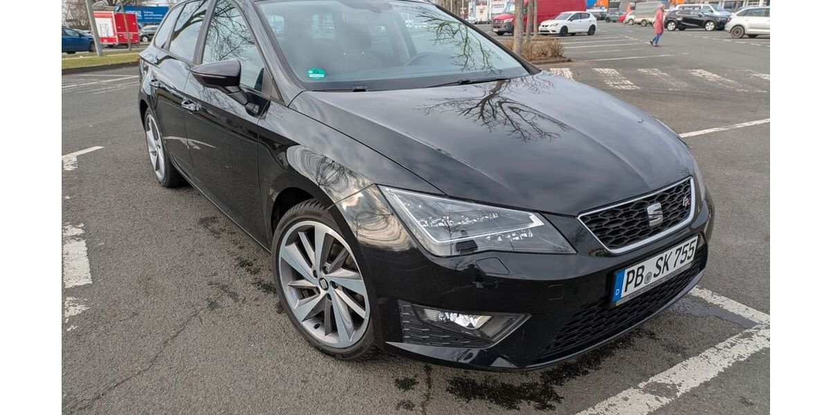 Seat Leon 132.500 km 10.900 &euro; Paderborn 33102