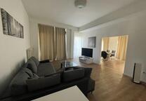 modern eingerichtete lichdtdurchflutete Wohnung zu vermieten