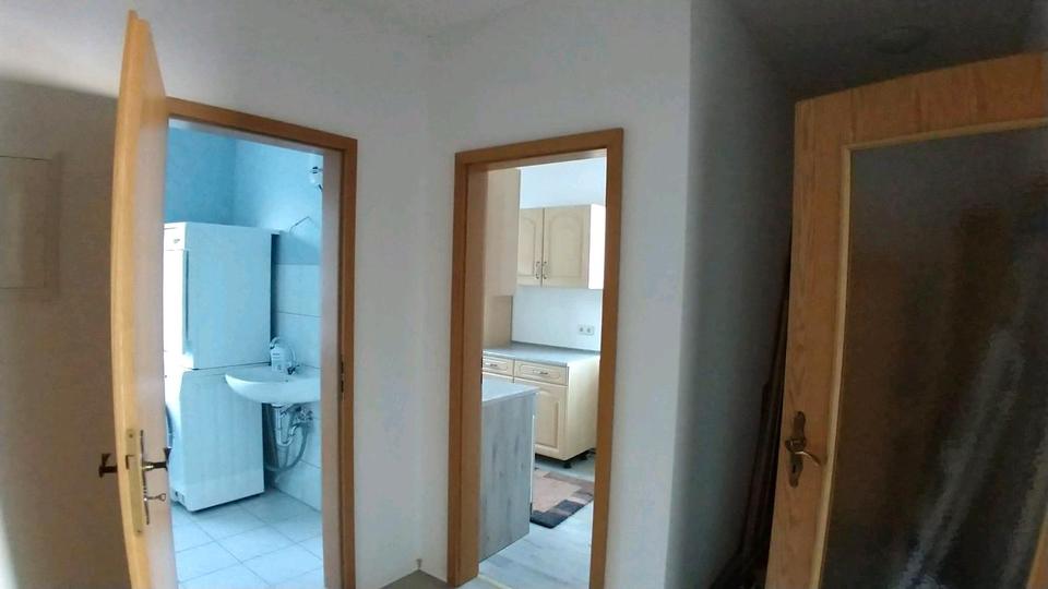 Erdgeschoßwohnung Greiz - 1 Zimmer, 31 m&sup2;, 300&euro; | Angebot:24225303