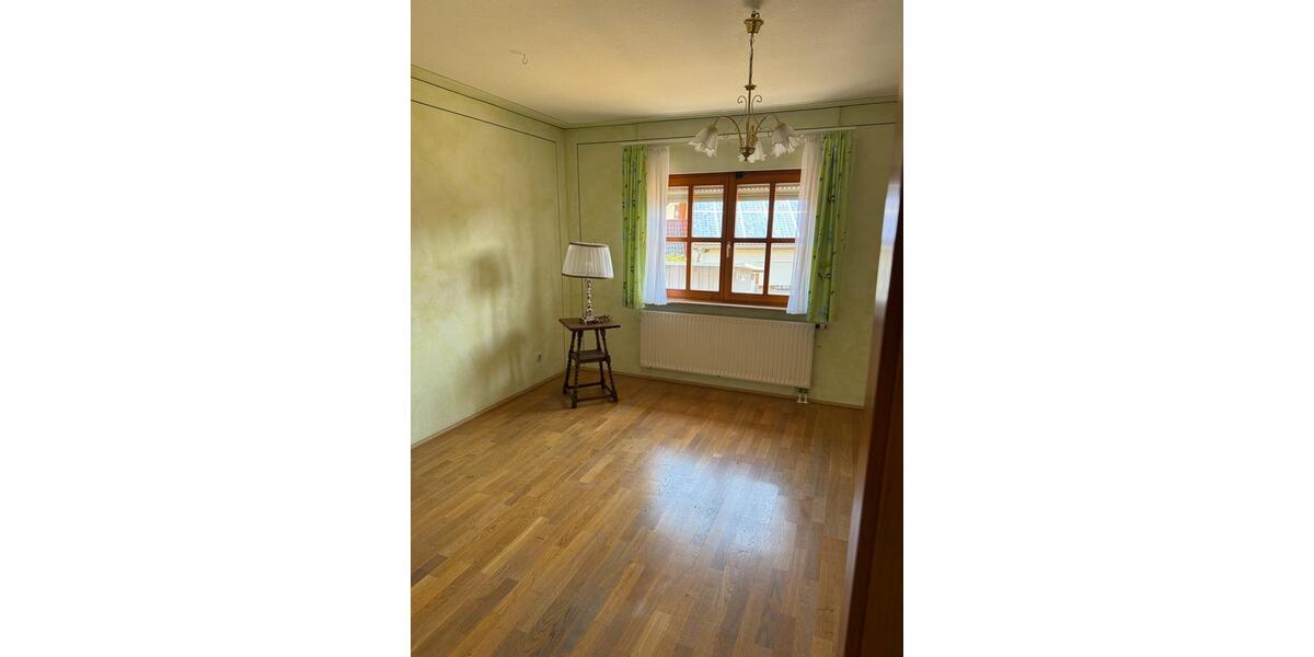 Einfamilienhaus Treuchtlingen - 7 Zimmer, 159 m&sup2;, 450.000&euro; | Angebot:25789688