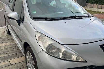 Peugeot 207 139.000 km 2.500 &euro; Bad-Dürrheim 78073
