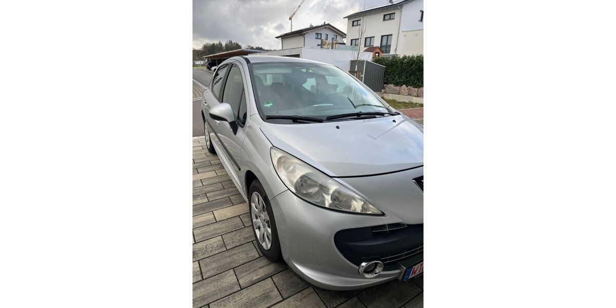 Peugeot 207 139.000 km 2.500 &euro; Bad-Dürrheim 78073