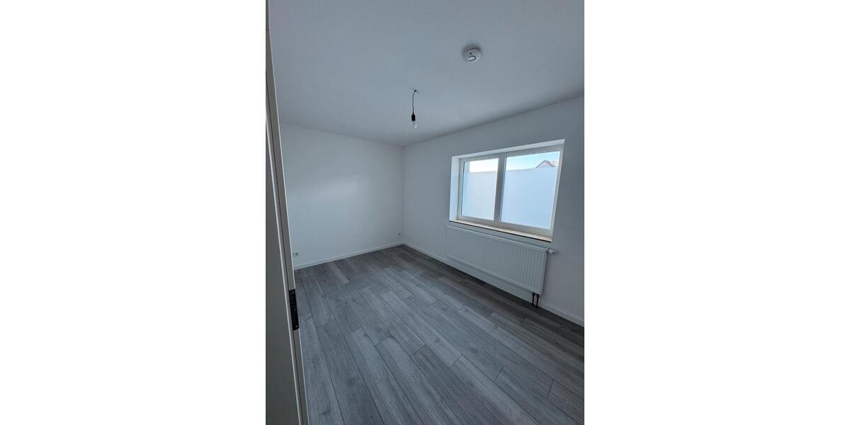Erdgeschoßwohnung Geisenfeld - 3 Zimmer, 100 m&sup2;, 1.450&euro; | Angebot:24365608