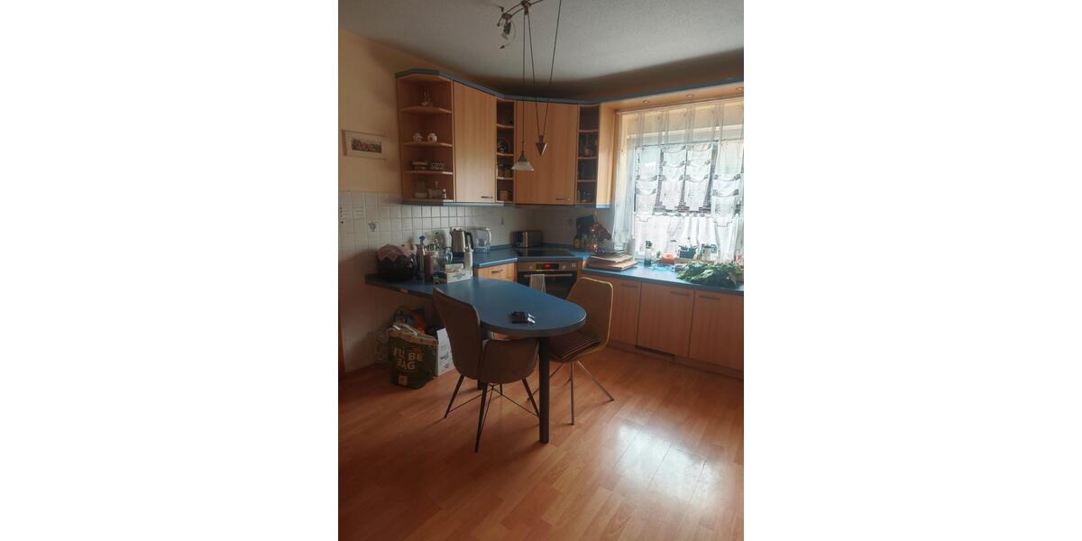 Erdgeschoßwohnung Wolfsburg Ehmen - 7 Zimmer, 200 m&sup2;, 1.150&euro; | Angebot:26154415