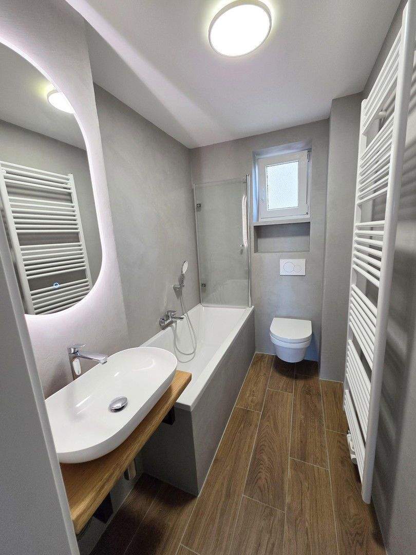 2 Zimmer Wohnung in Fürth komplett renoviert mit Balkon zentrale Lage in Fürth PROVISIONSFREI 2 zimmer