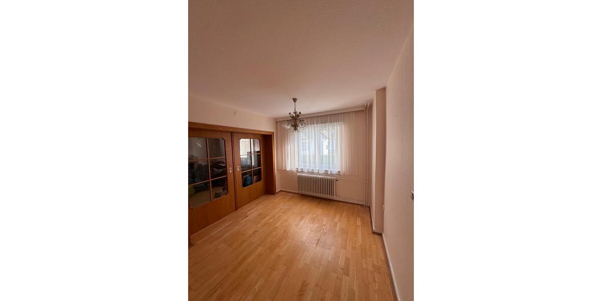 Doppelhaushälfte Wiesbaden Schierstein - 2 Zimmer, 85 m&sup2;, 1.500&euro; | Angebot:26035821