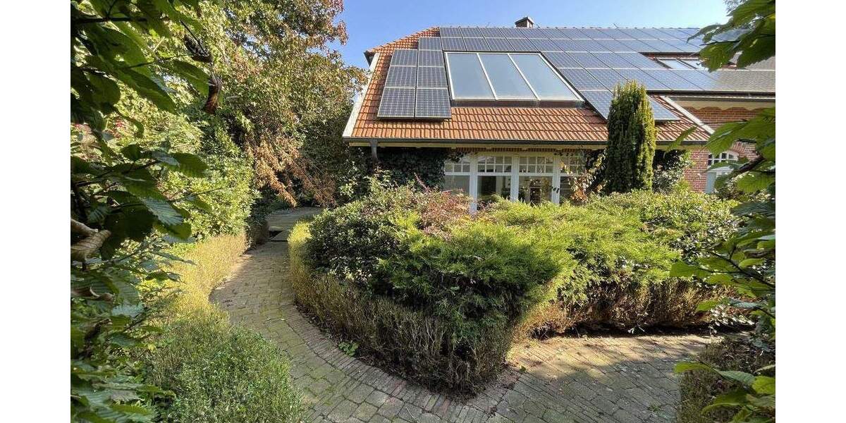 Hochwertige Lager-Produktionshalle, mit modernem und großem Betriebsleiterwohnhaus (provisionsfrei) zimmer