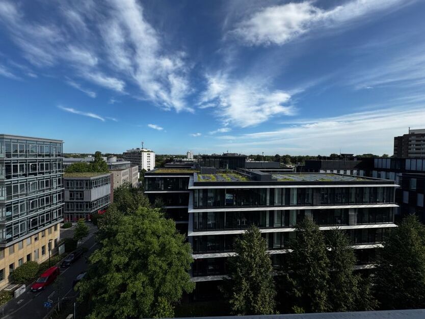 Provisionsfrei* Stilvolle 4-Zimmer Eigentumswohnung mit dem Blick über die Dächer von Düsseldorf-Golzheim