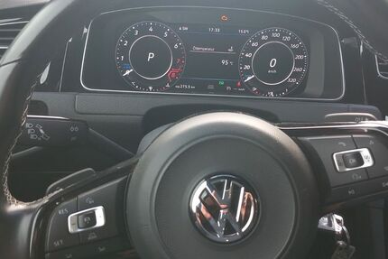 VW Golf 81.900 km 24.900 € Finsing 85464