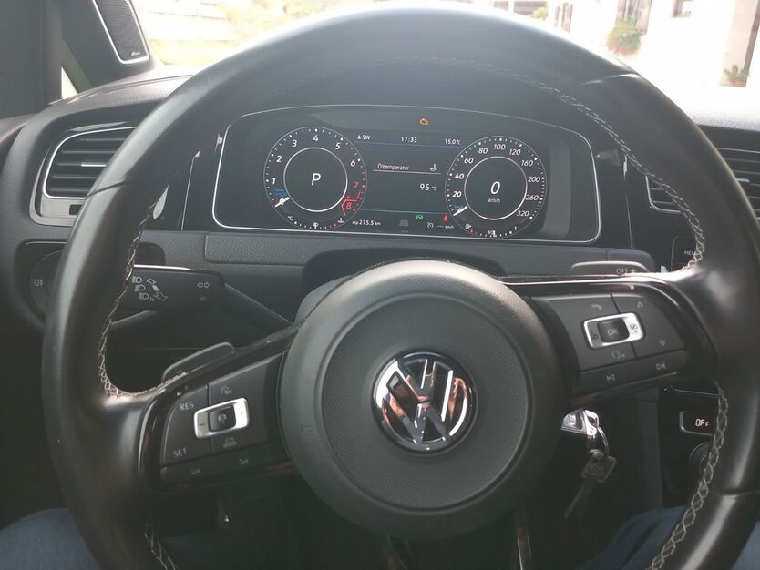 VW Golf 81.900 km 24.900 € Finsing 85464