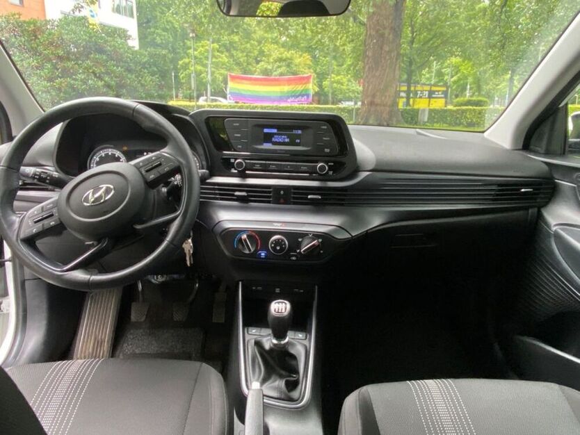 i20