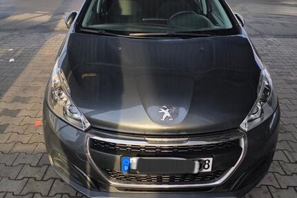 Peugeot 208 136.000 km 4.000 &euro; Klingenberg 63911
