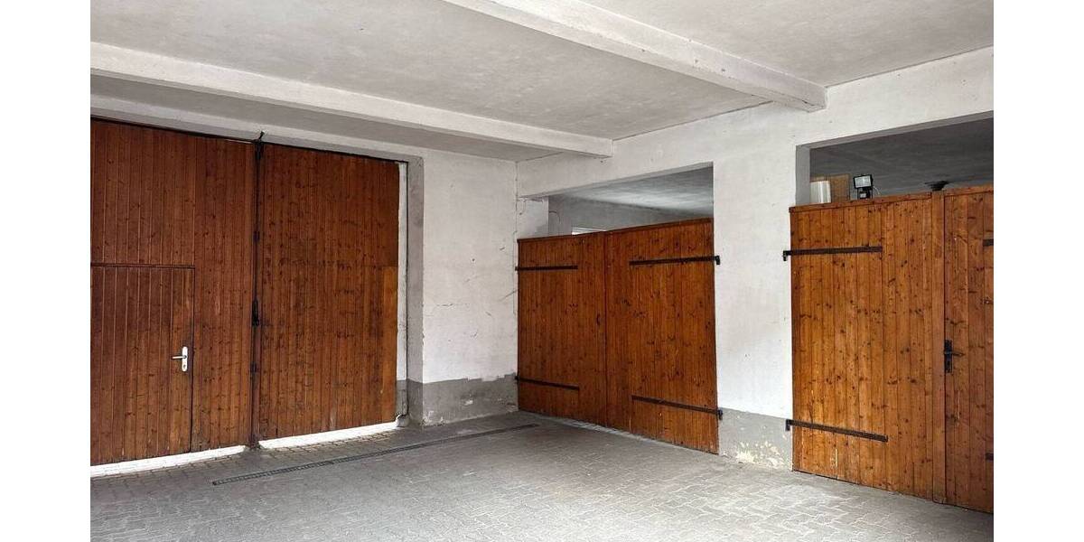 Wohnhaus mit ehem. Gaststätte - Großzügiges Gebäude mit Entwicklungspotenzial (Wohn- und Gewerbefläche ca.265 m² + Nutzfläche ca.155 m²) zimmer