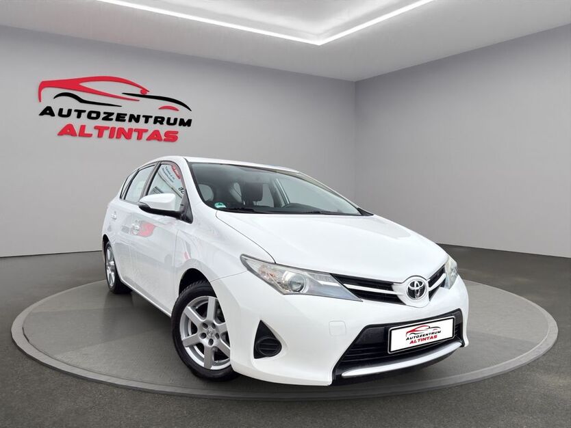 Toyota Auris 97.000 km 9.700 € Holzgerlingen 71088