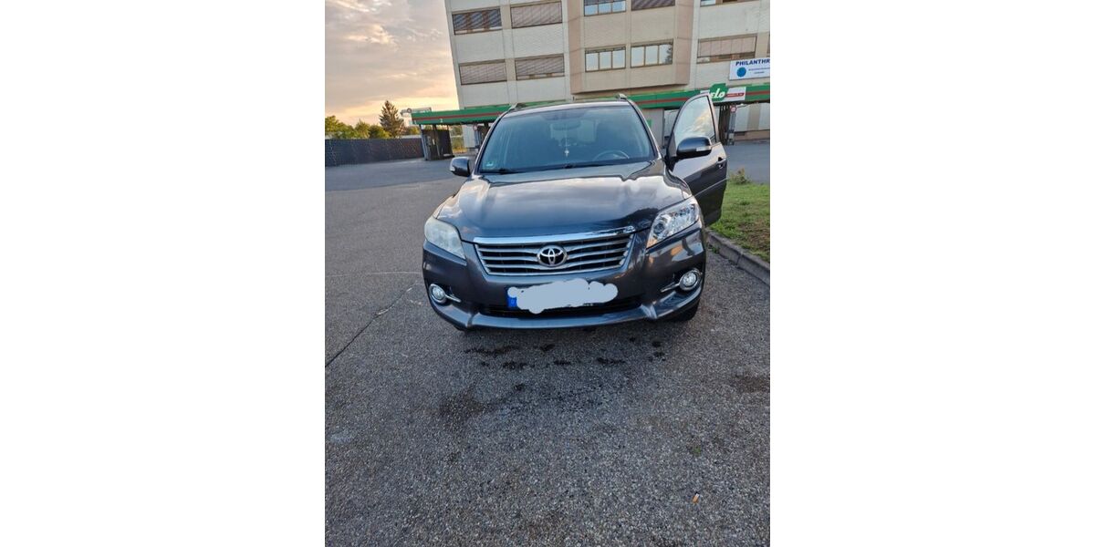Toyota RAV 4 152.000 km 9.300 &euro; Erlangen 91058